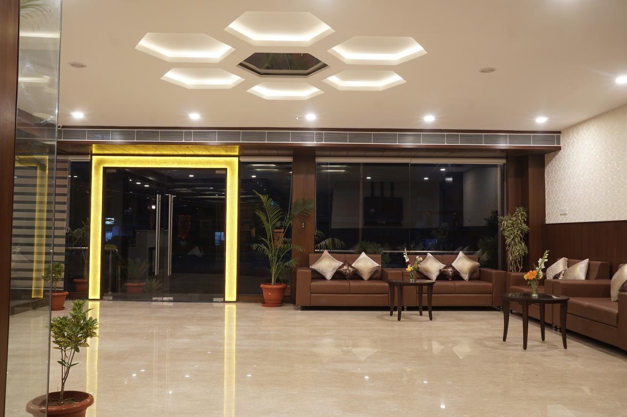 Admire Inn By Tgi Udaipur Extérieur photo